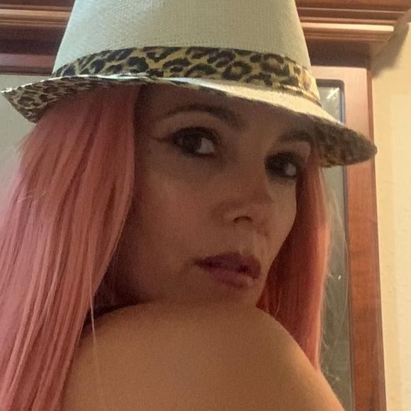 Meet your Posher, Paula - Picture 1 of 1